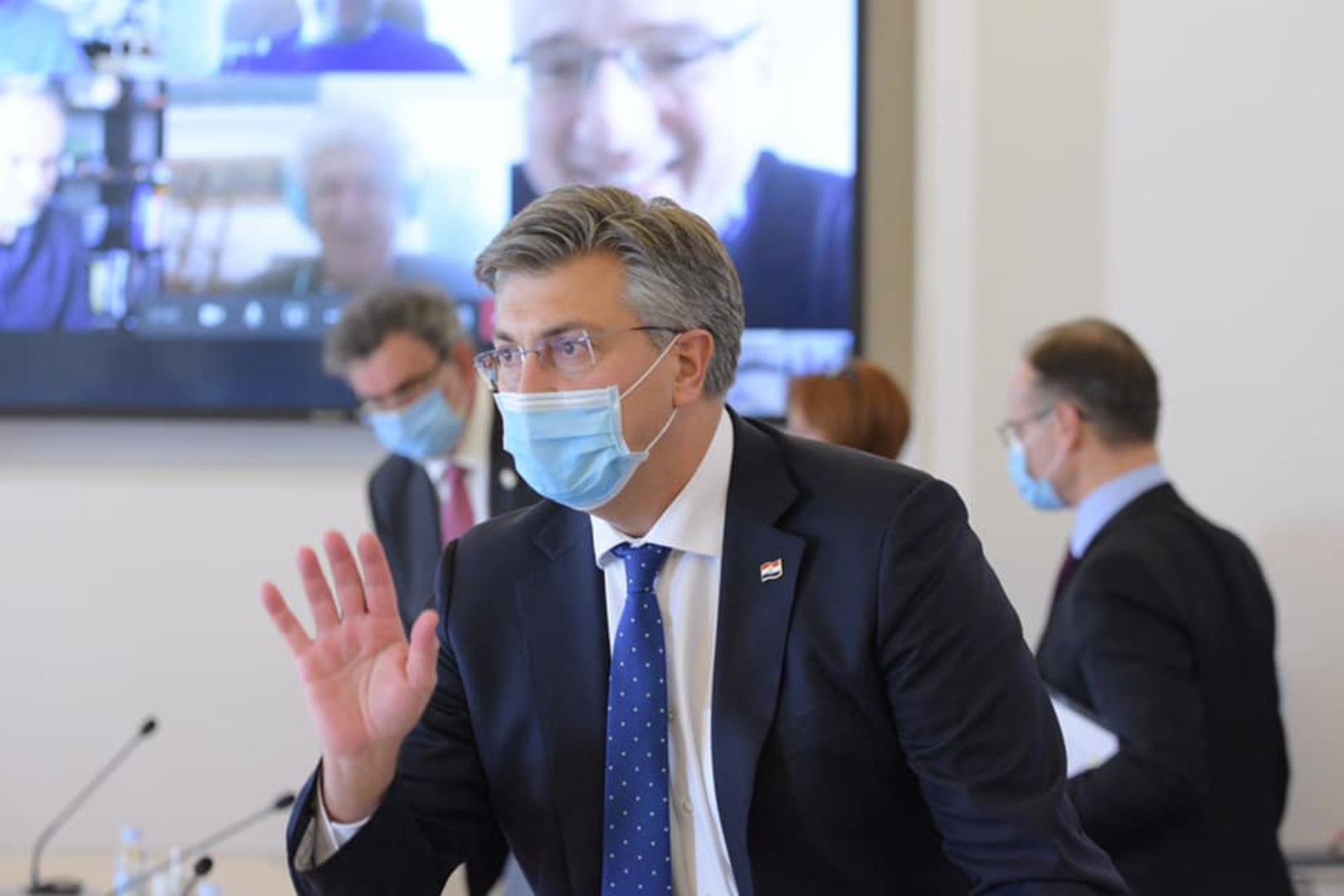 Hrvatska od ponedjeljka pooštrava epidemiološke mjere - slika 1